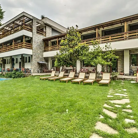 Family Hotel Bohema-3